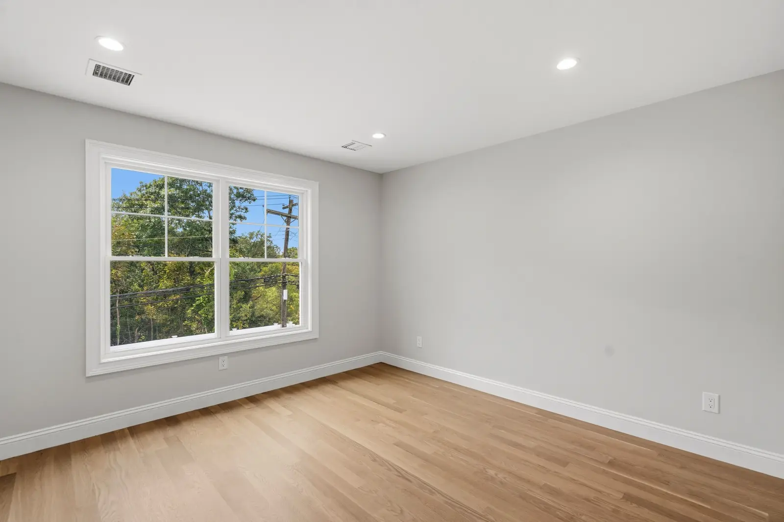Syosset new construction — fourth bedroom